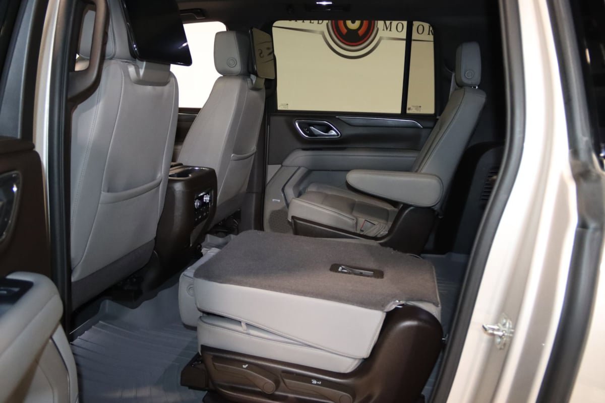 Used 2023 GMC Yukon XL SLT w/ SLT Premium Package AWD/4WD image 65