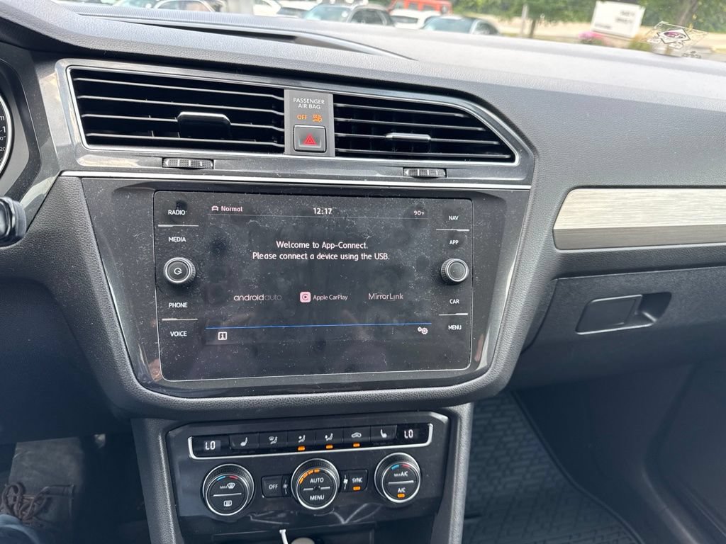 Used 2018 Volkswagen Tiguan SEL AWD/4WD image 7