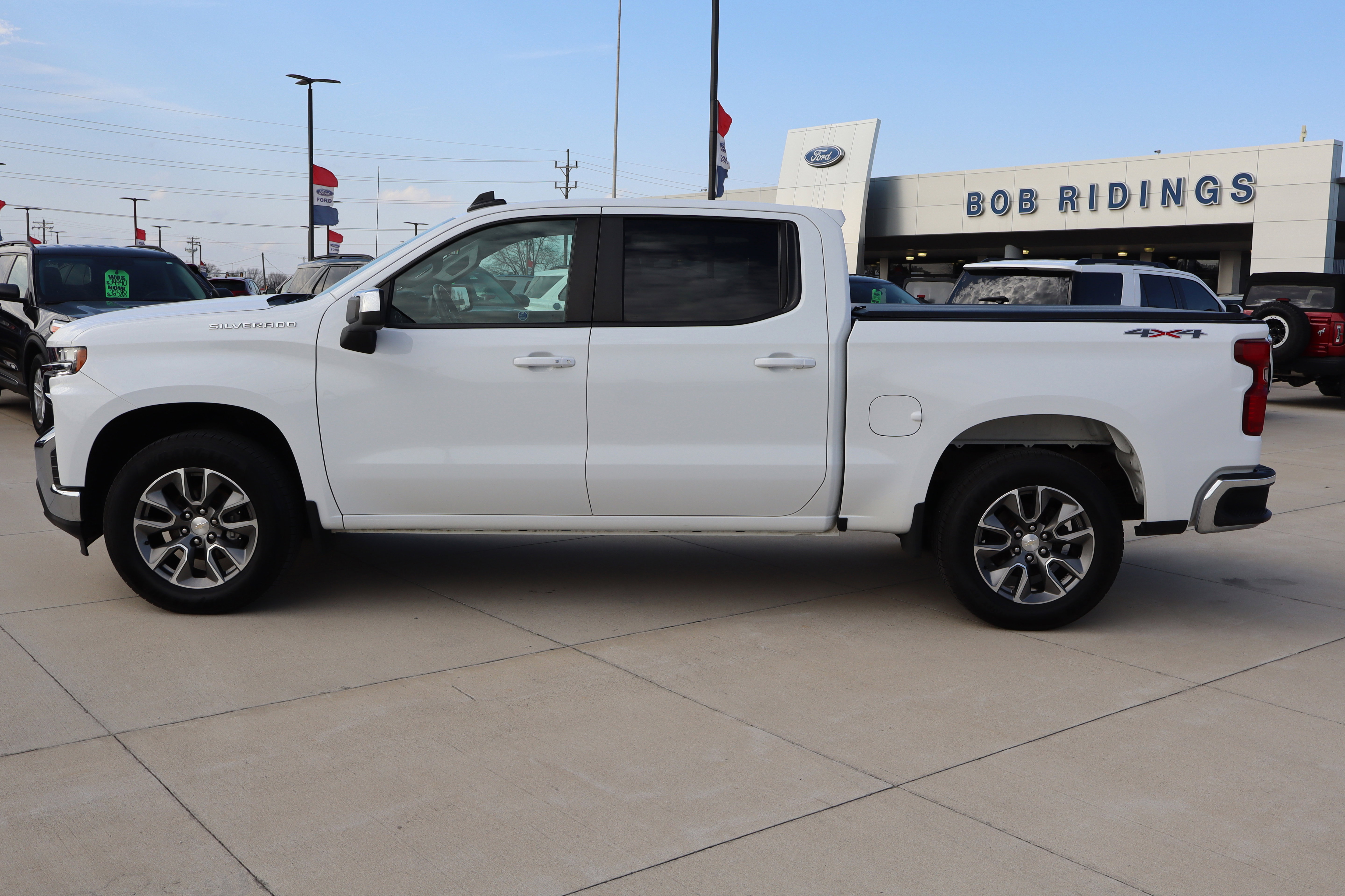 Used 2022 Chevrolet Silverado 1500 LT image 9