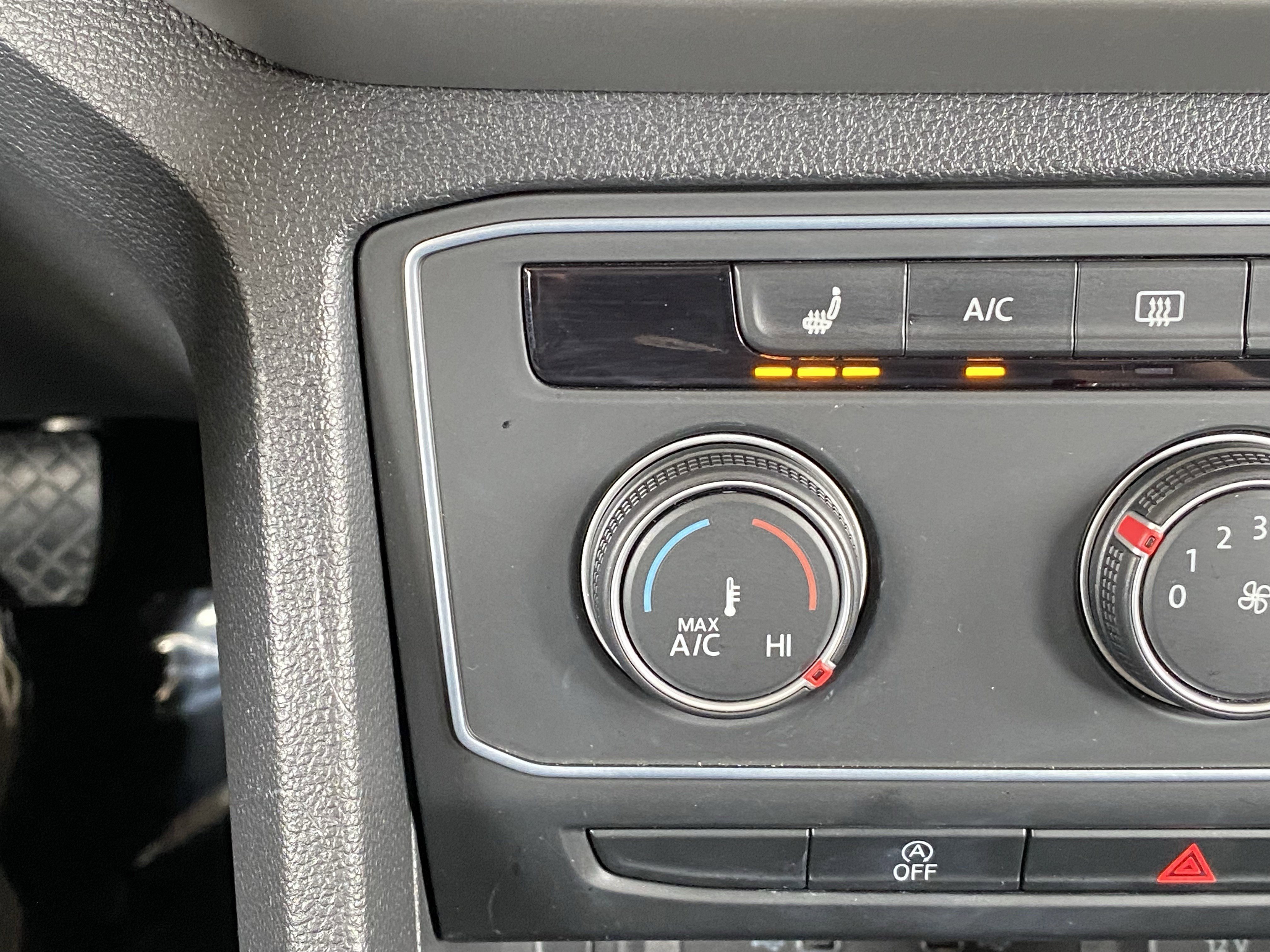 Certified 2023 Volkswagen Atlas SE image 13