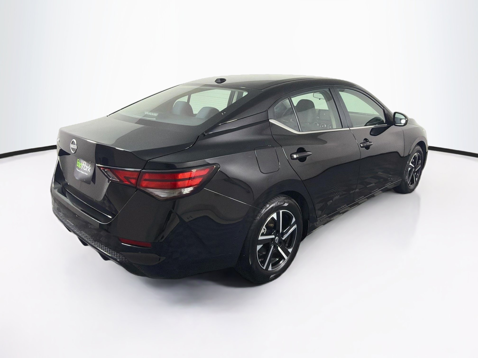 Used 2025 Nissan Sentra SV FWD image 9