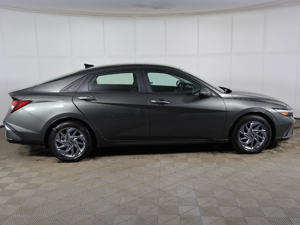 Certified 2024 Hyundai Elantra SEL FWD image 13