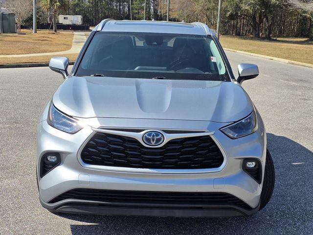 Used 2022 Toyota Highlander XLE image 2