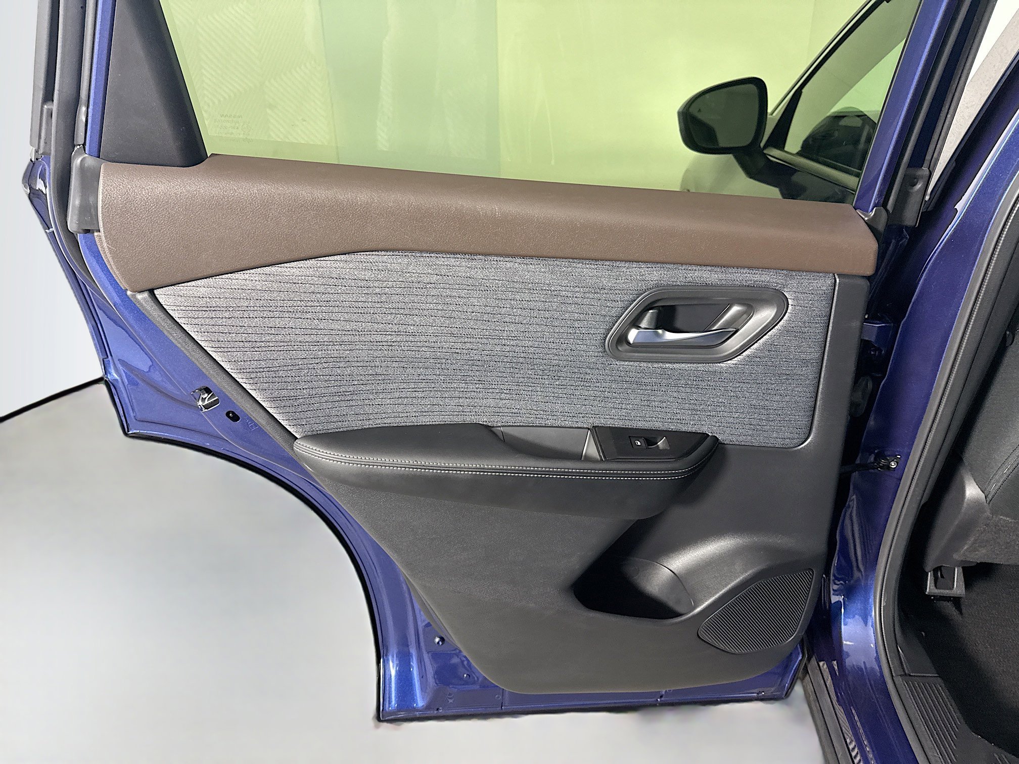 Used 2023 Nissan Rogue SV image 26