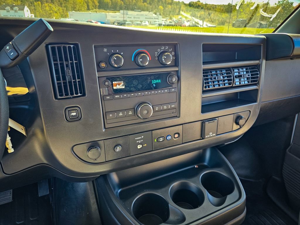 New 2025 GMC Savana 2500 w/ Driver Convenience Package image 19
