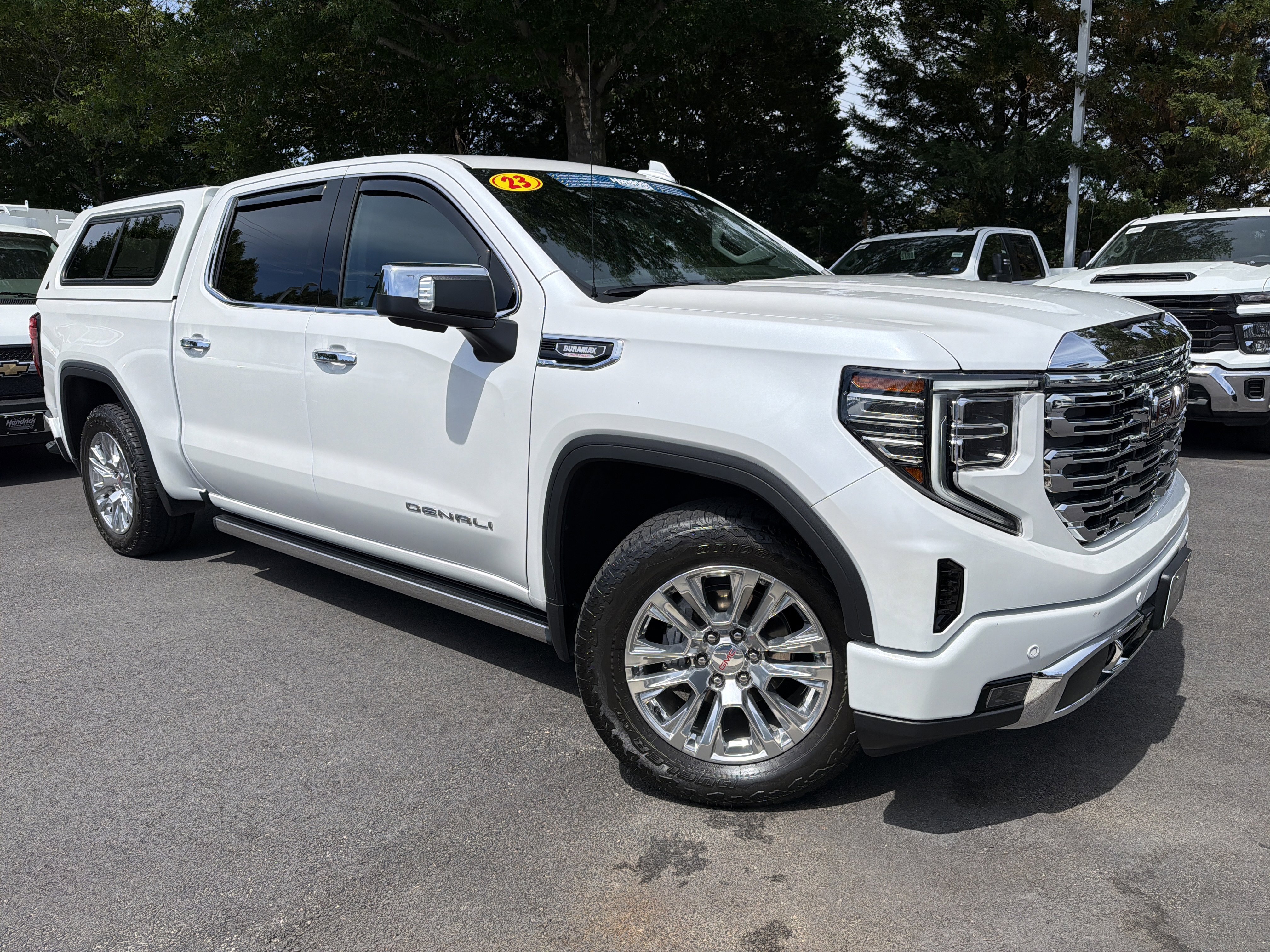 Used 2023 GMC Sierra 1500 Denali w/ Technology Package AWD/4WD image 2