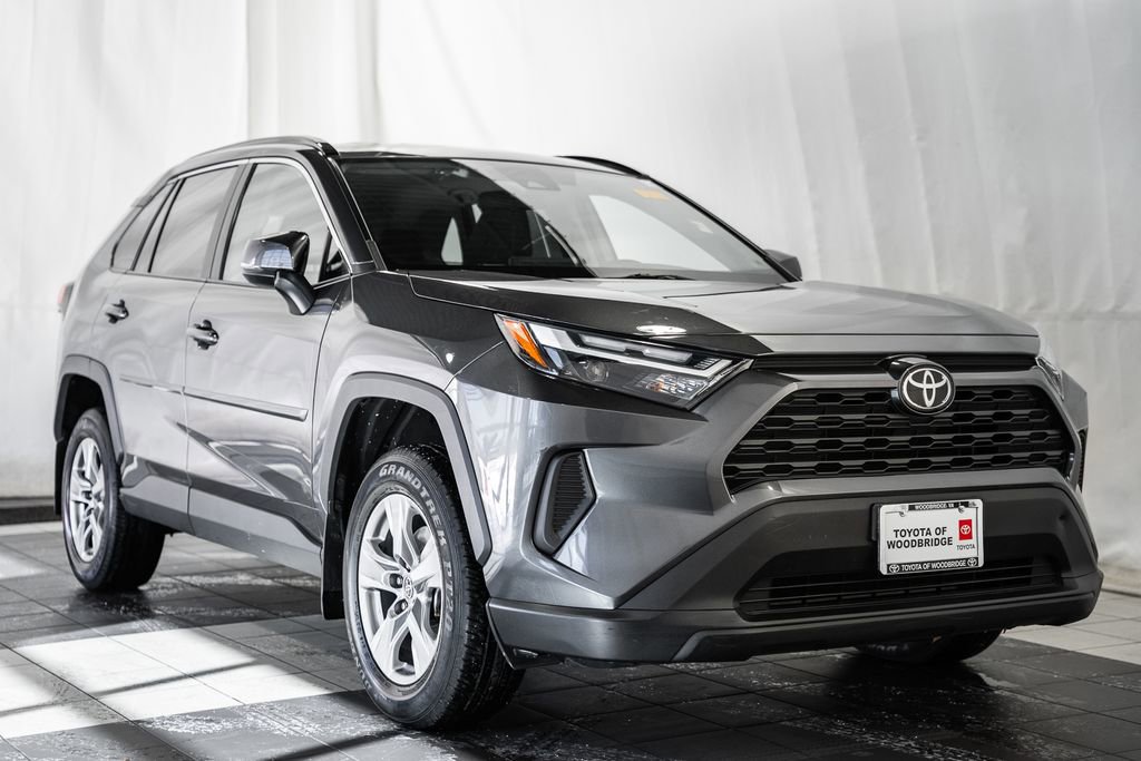 Used 2022 Toyota RAV4 XLE image 1
