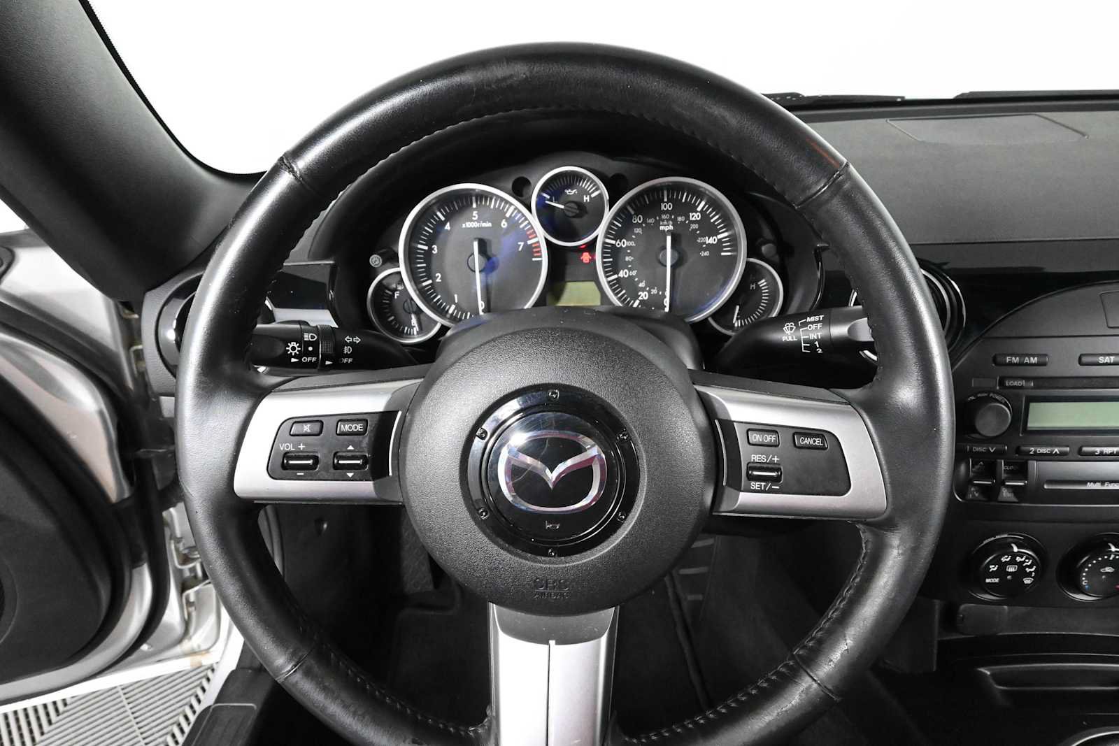 Used 2006 MAZDA MX-5 Miata Touring RWD image 3