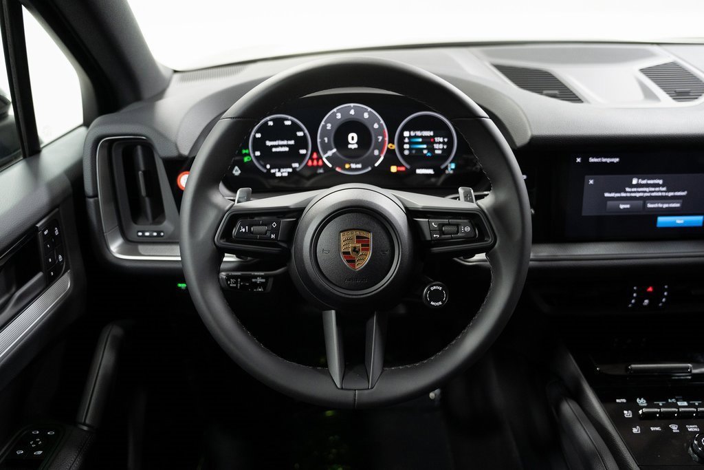 Used 2024 Porsche Cayenne image 19