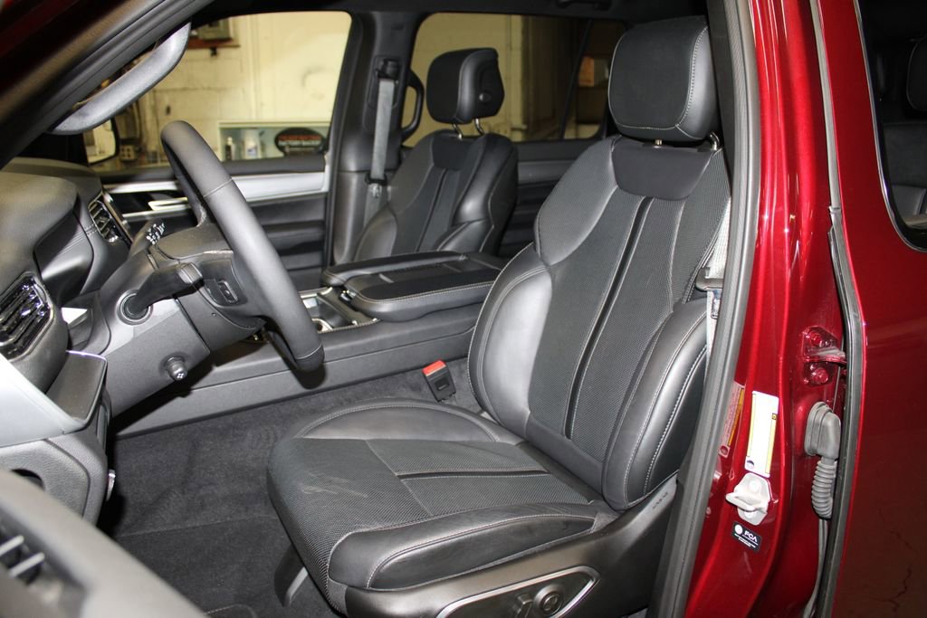 Used 2025 Jeep Wagoneer Series II image 23