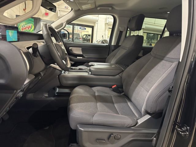 Used 2025 Ford Expedition Max Active image 9