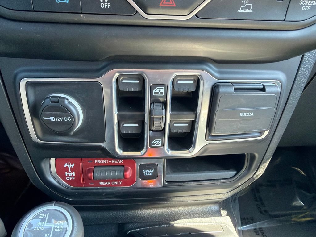 Used 2023 Jeep Wrangler Unlimited Rubicon 4xe w/ Cold Weather Group AWD/4WD image 30