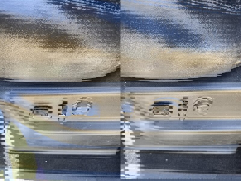 Used 2011 GMC Yukon Denali image 23