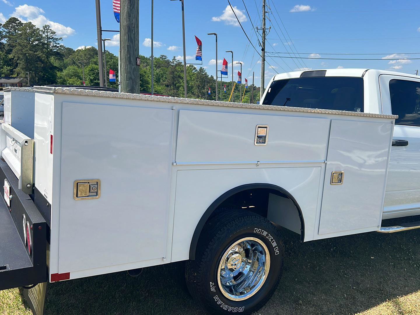 Used 2024 RAM 3500 SLT w/ Quick Order Package 2YG SLT AWD/4WD image 33