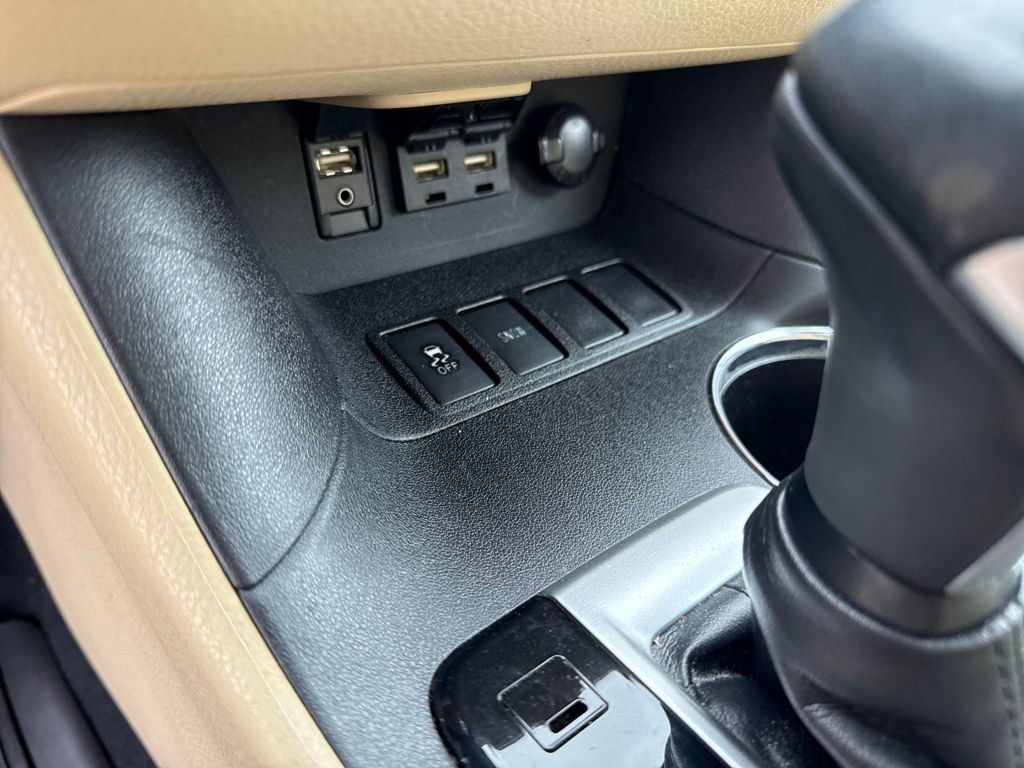 Used 2019 Toyota Highlander XLE image 37