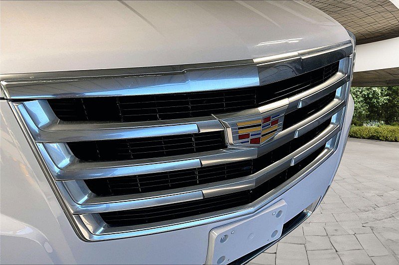 Used 2016 Cadillac Escalade Luxury AWD/4WD image 23