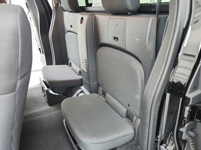 Used 2025 Nissan Frontier SV image 31