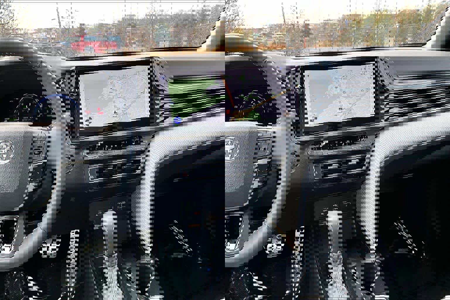 Used 2025 Toyota Camry SE image 6