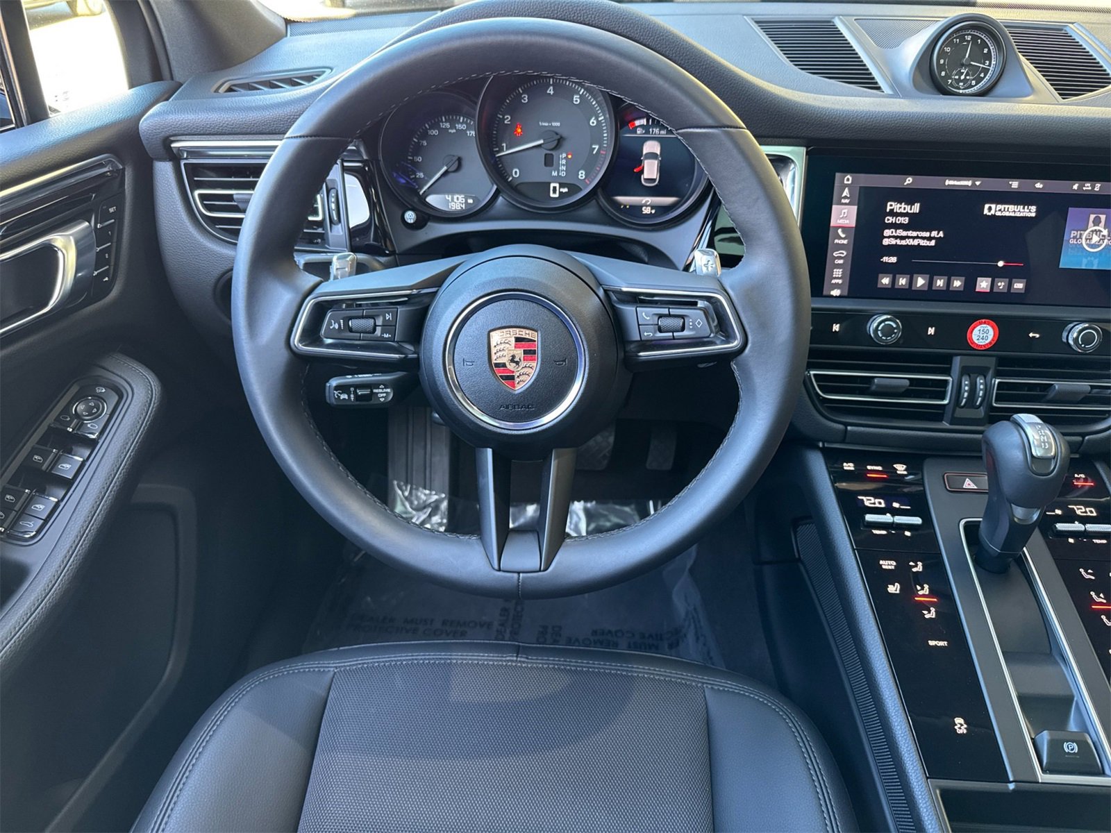 Used 2025 Porsche Macan image 16