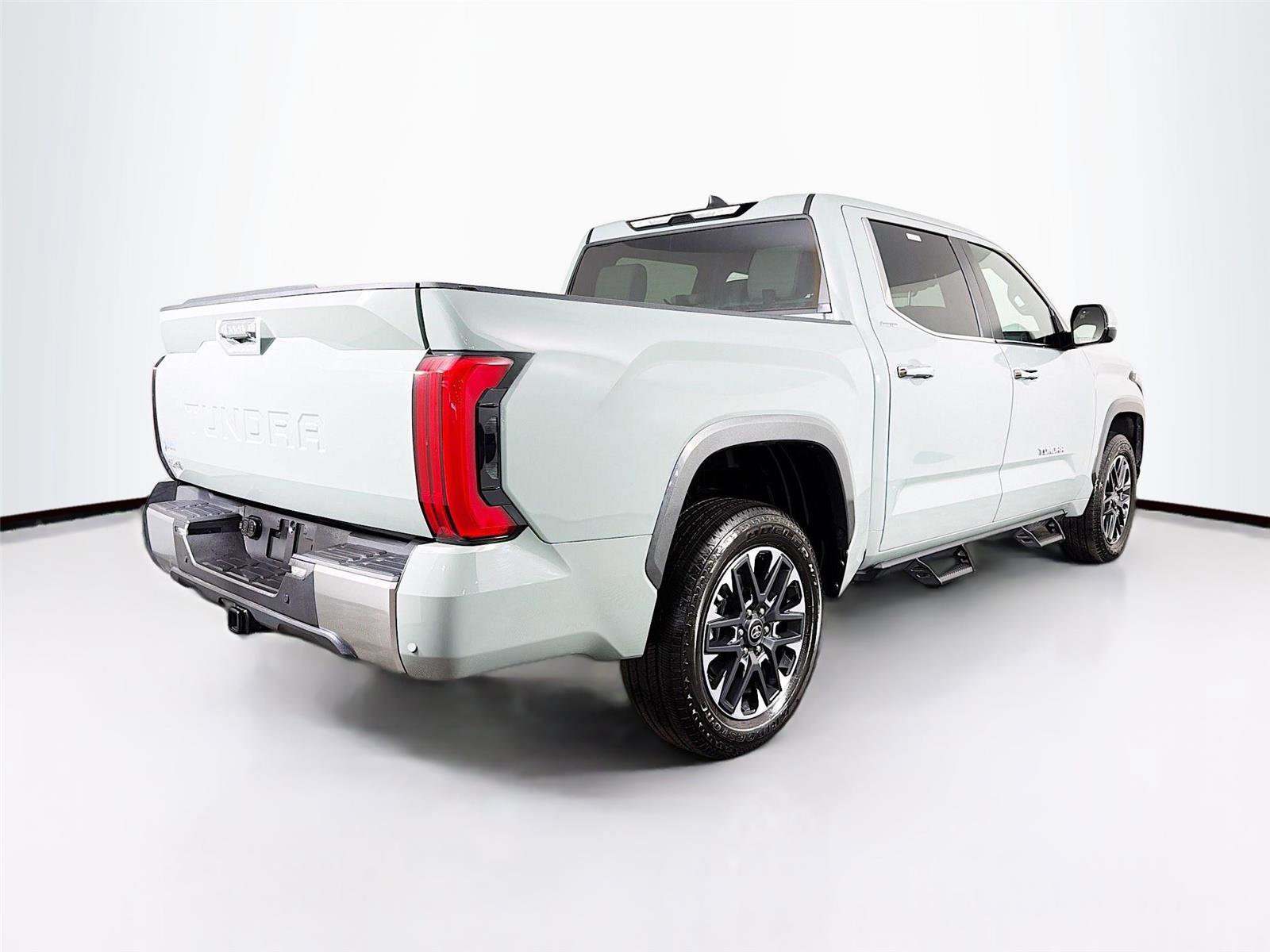 Used 2026 Toyota Tundra Limited AWD/4WD image 7
