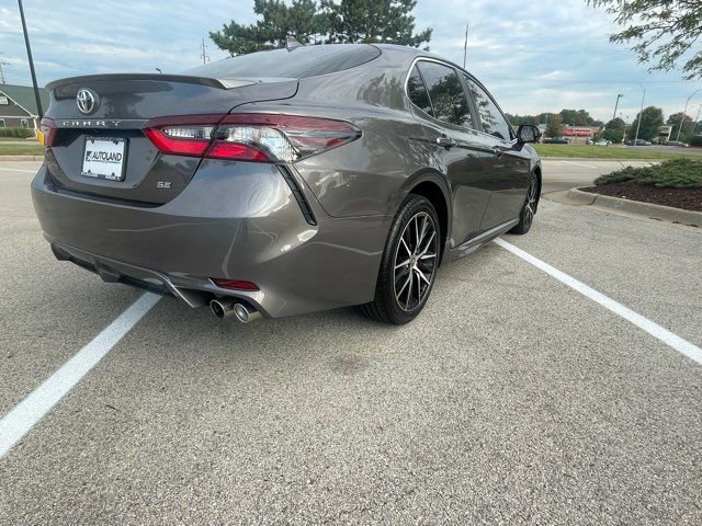 Used 2023 Toyota Camry SE image 4