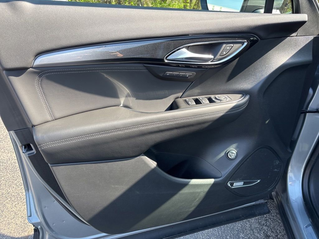 Used 2025 Buick Envision Preferred AWD/4WD image 21