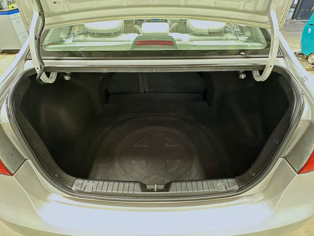 Used 2010 Hyundai Elantra GLS w/ Sunroof Pkg 3 FWD image 25