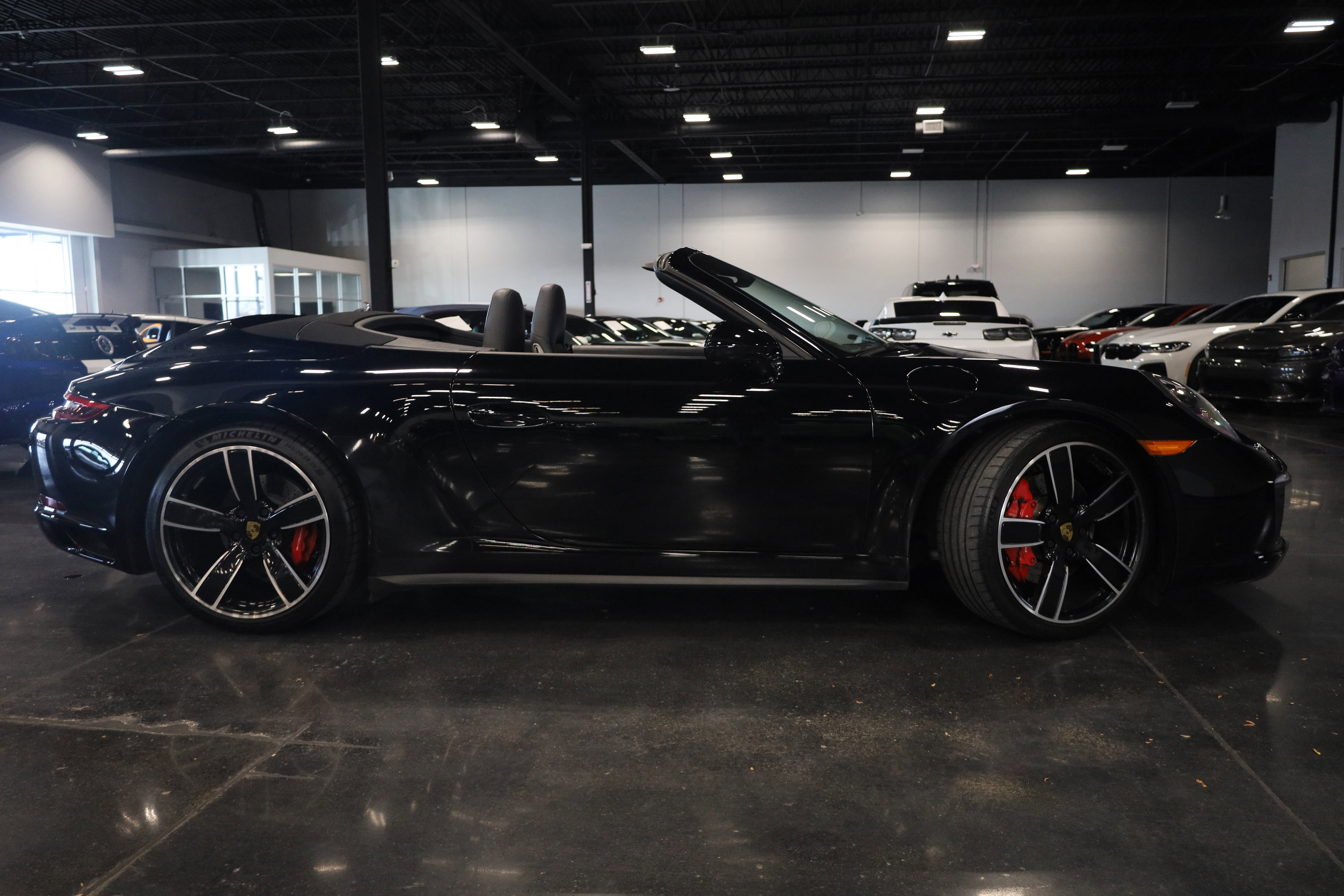 Used 2017 Porsche 911 Carrera 4S image 7