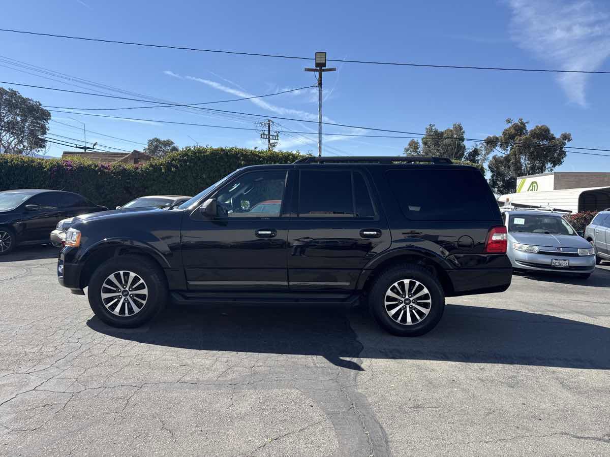 Used 2017 Ford Expedition XLT image 5