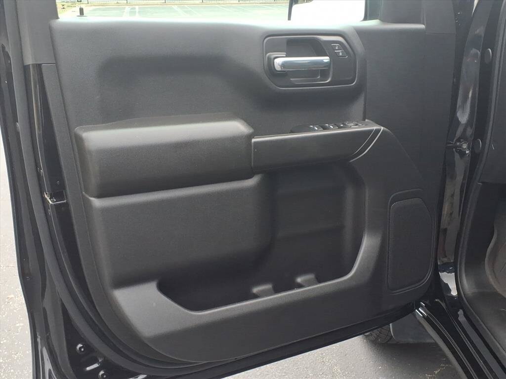 Used 2025 Chevrolet Silverado 1500 Custom RWD image 17