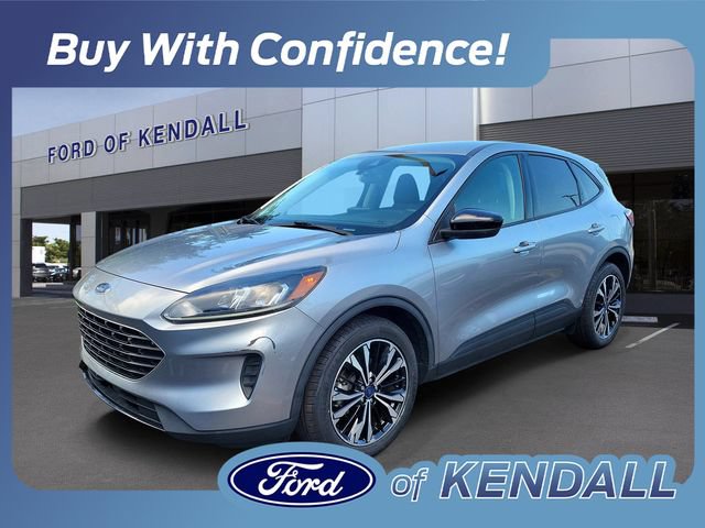 Used 2022 Ford Escape SE w/ SE Sport Appearance Package FWD image 1