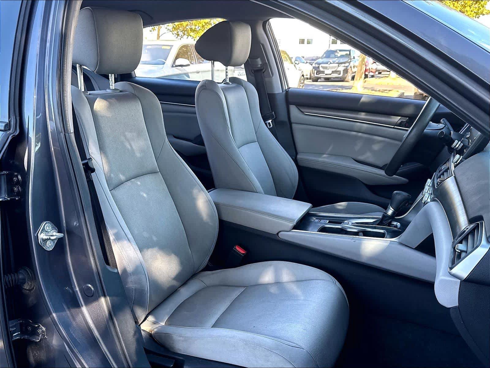 Used 2018 Honda Accord LX image 30