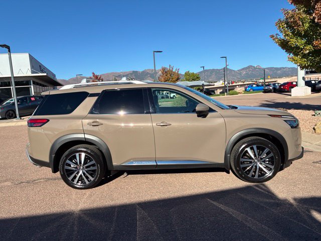 Certified 2025 Nissan Pathfinder Platinum w/ Cargo Package AWD/4WD image 8