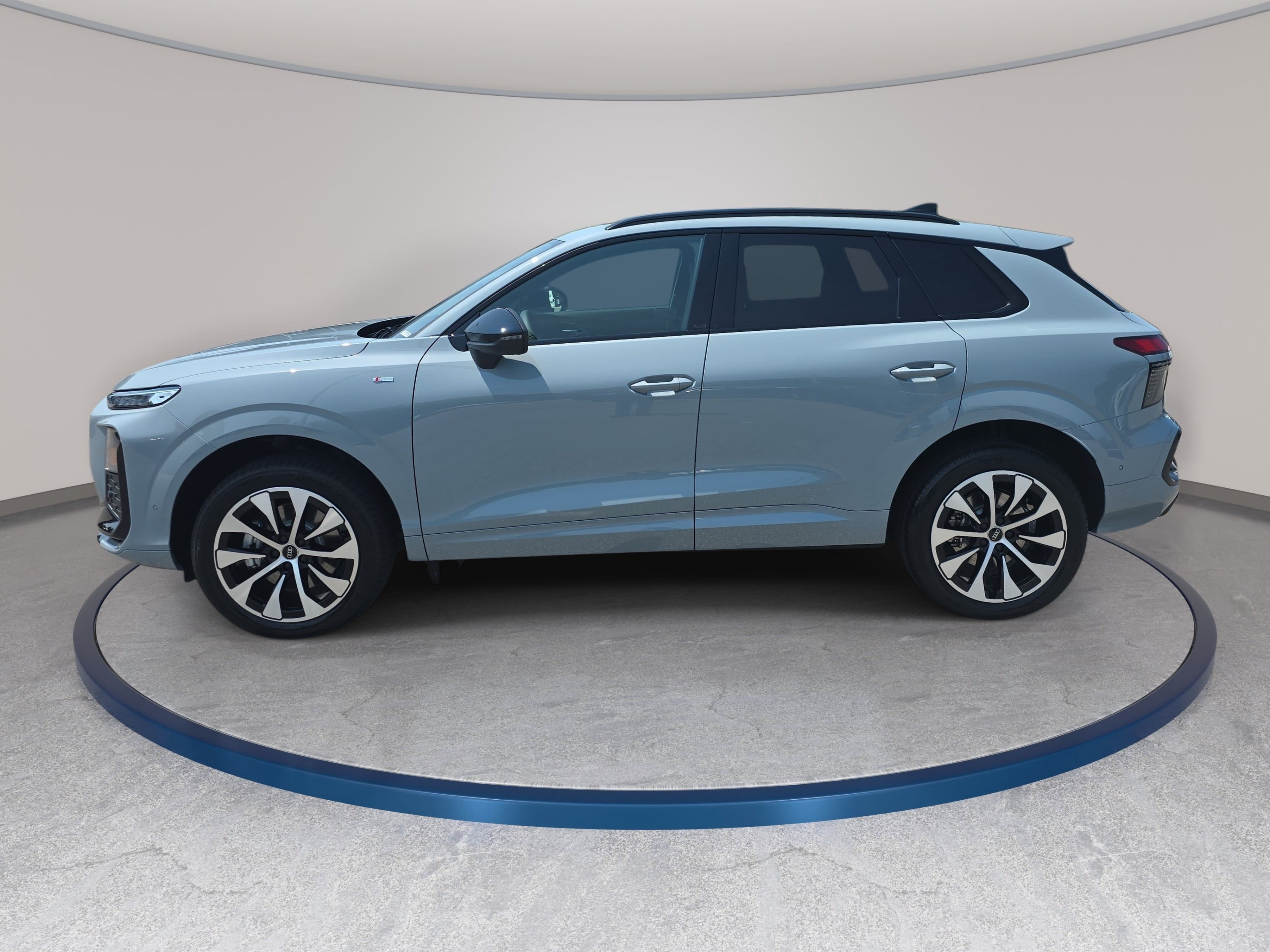 New 2026 Audi Q3 quattro 2.0T AWD/4WD image 5