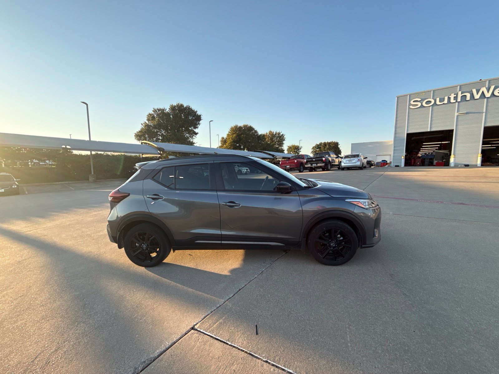 Certified 2024 Nissan Kicks SR w/ SR Premium Package FWD image 2