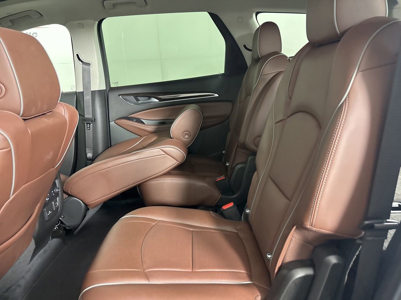 Used 2021 Buick Enclave Avenir w/ Avenir Technology Package image 24