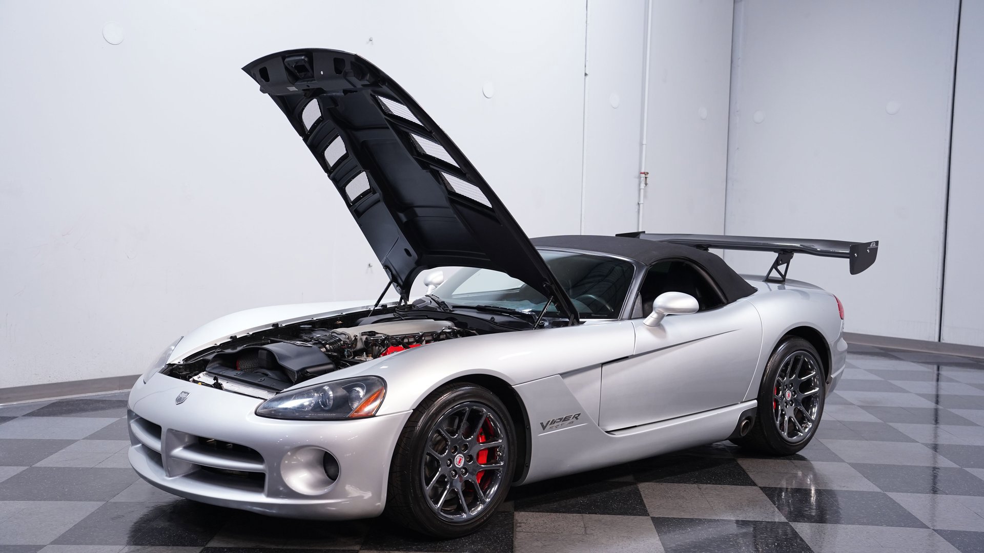Used 2005 Dodge Viper SRT-10 image 28