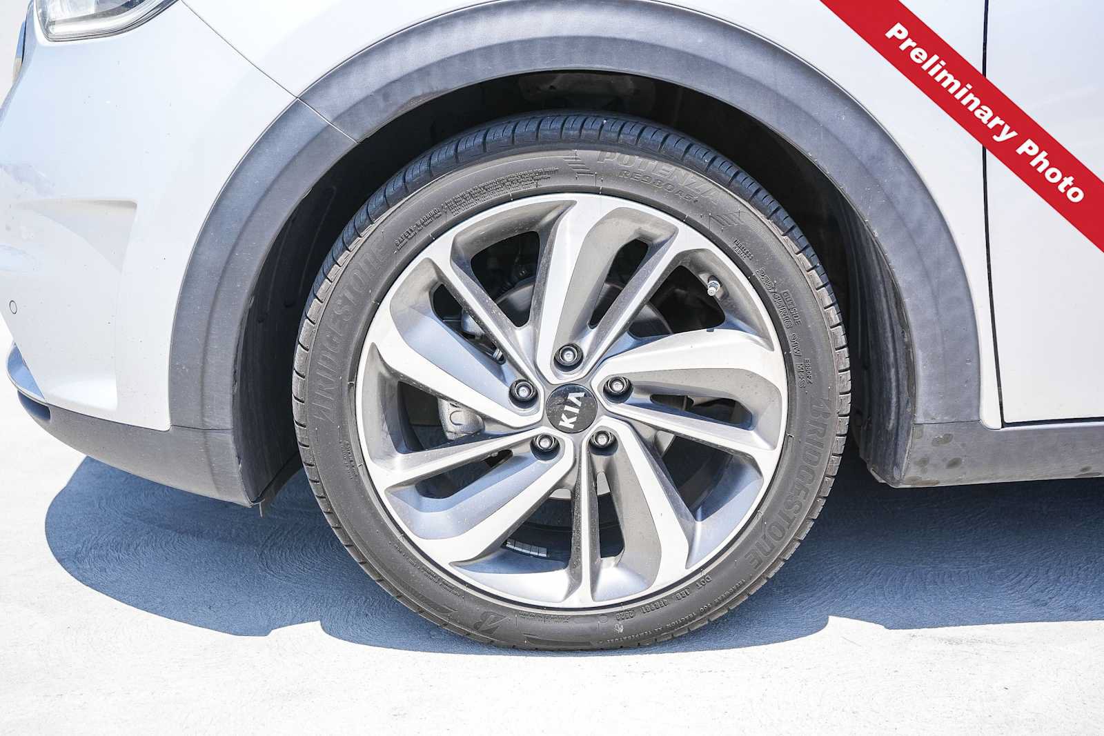 Used 2017 Kia Niro Touring w/ Advanced Technology Package FWD image 12