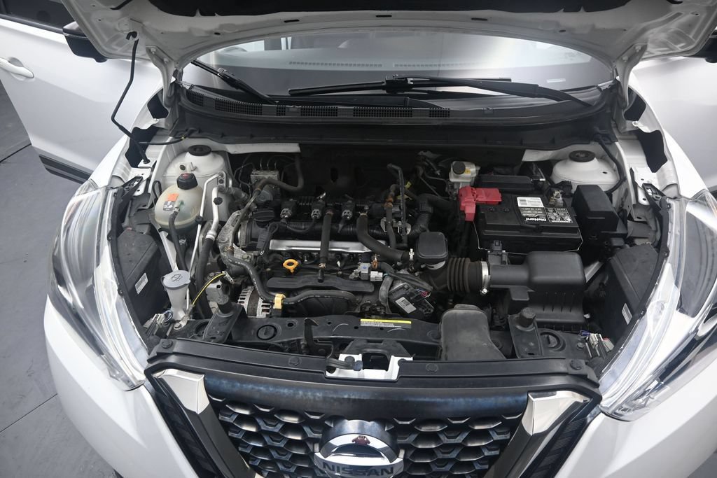 Used 2018 Nissan Kicks SR w/ Premium Package FWD image 12
