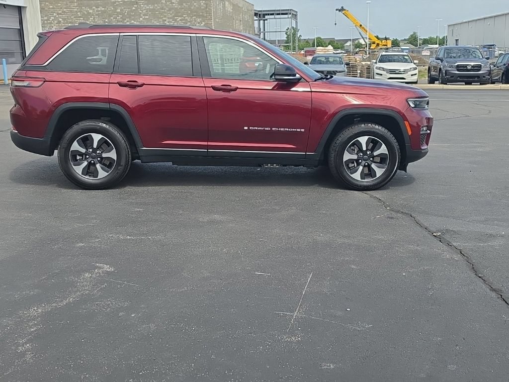 Used 2024 Jeep Grand Cherokee Limited 4xe AWD/4WD image 9