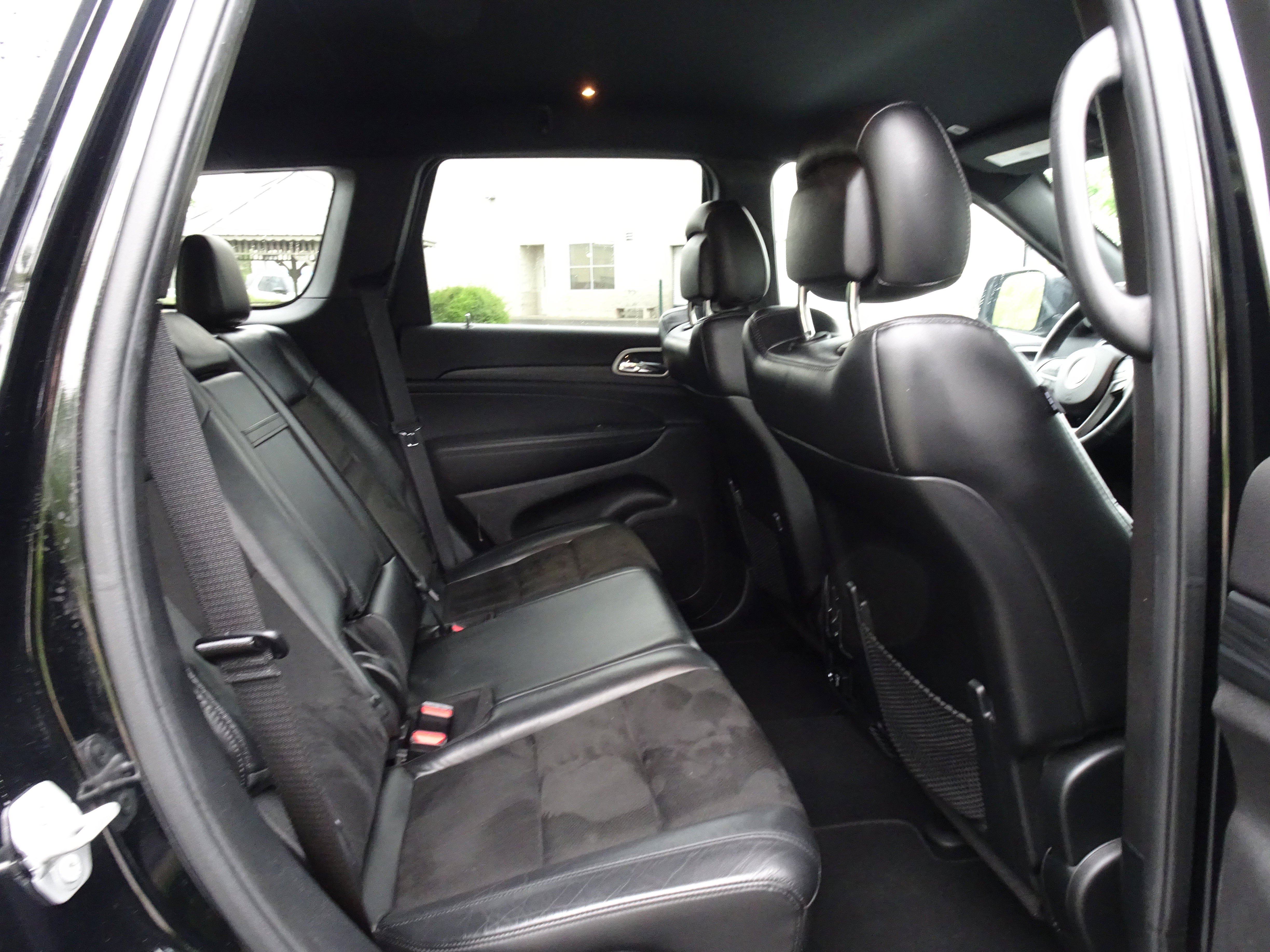 Used 2020 Jeep Grand Cherokee Altitude AWD/4WD image 24