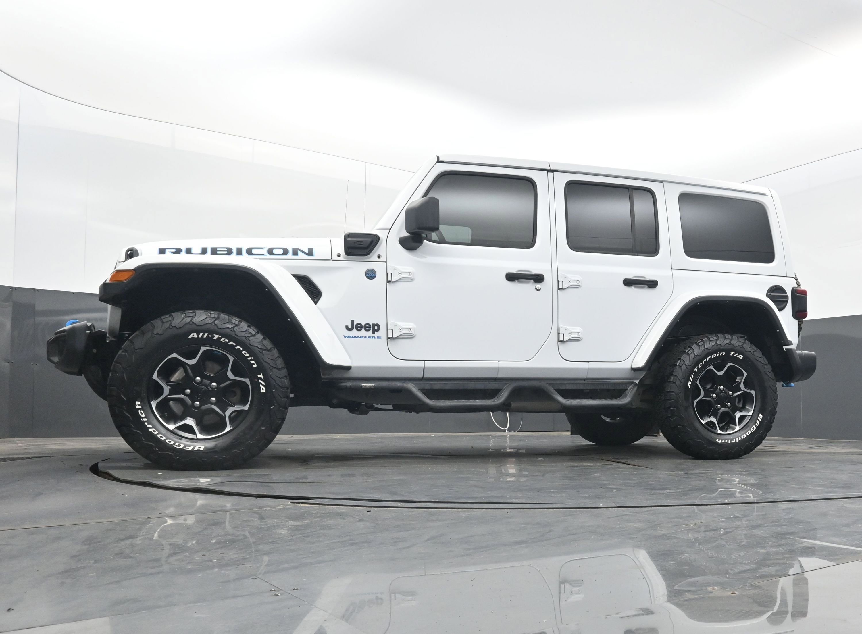 Used 2023 Jeep Wrangler Unlimited Rubicon 4xe w/ Cold Weather Group image 29