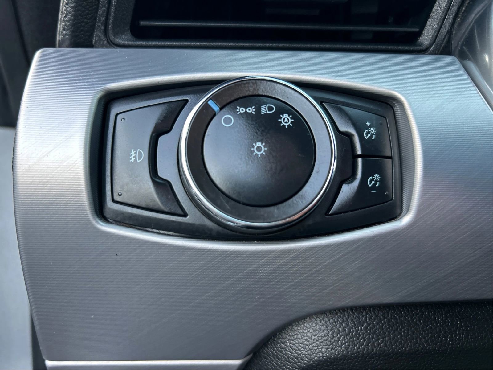 Used 2020 Ford Mustang Premium RWD image 18
