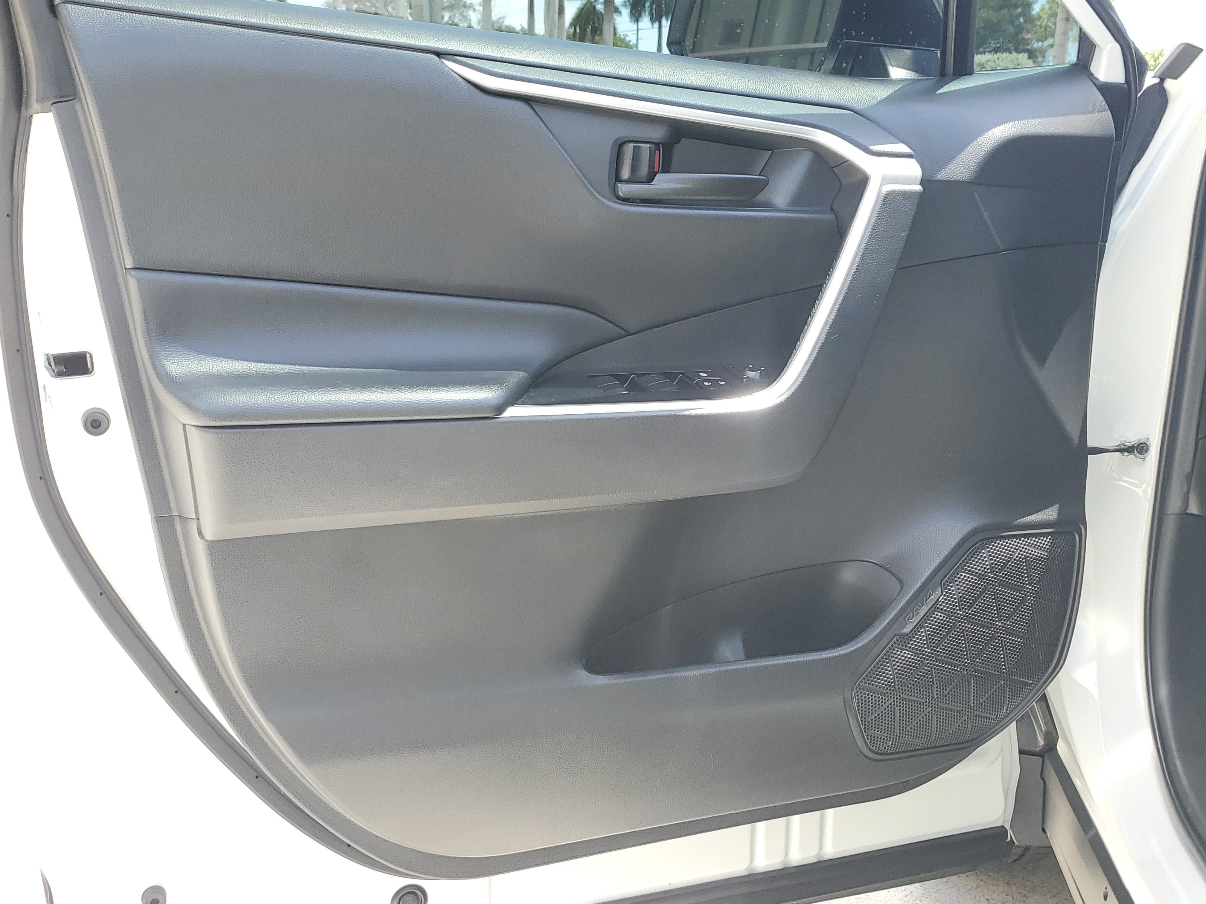 Used 2024 Toyota RAV4 LE FWD image 21
