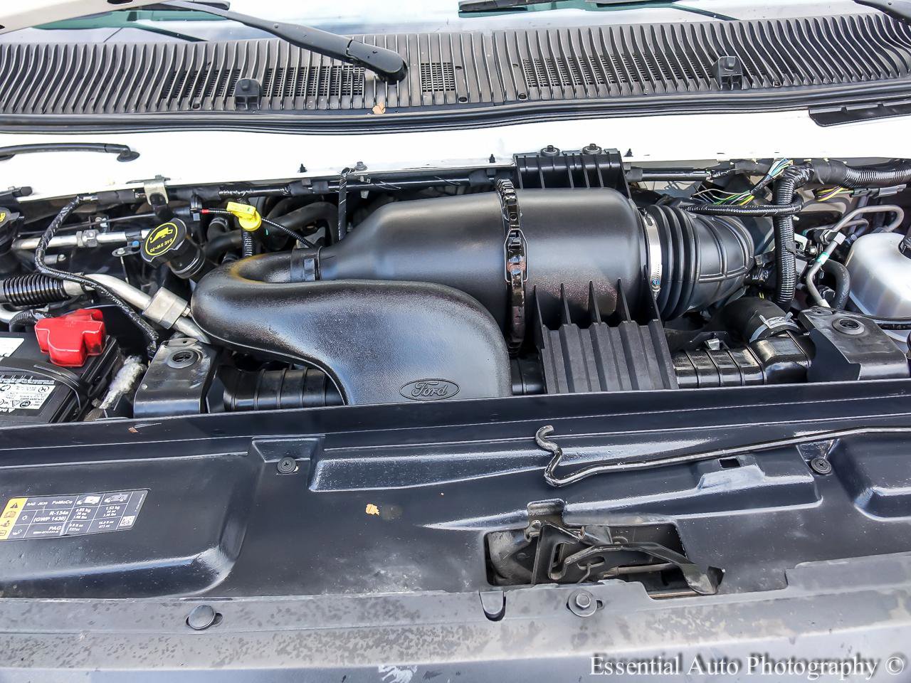 Used 2017 Ford E-350 and Econoline 350 Super Duty RWD image 18