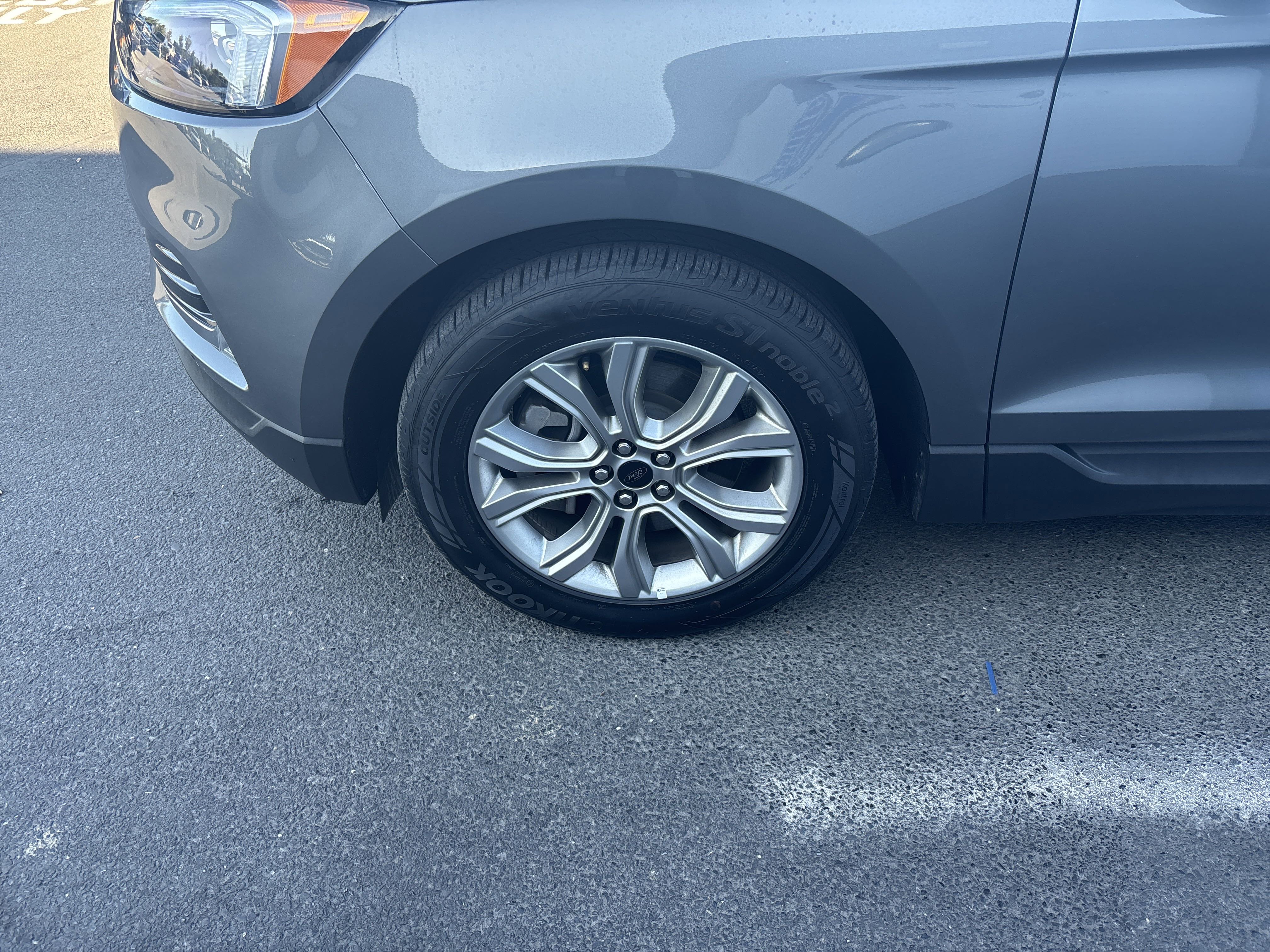 Used 2024 Ford Edge Titanium image 11