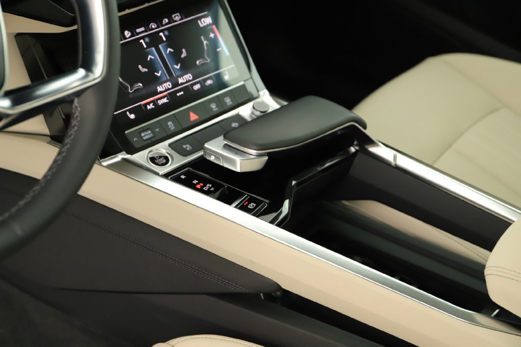 Certified 2024 Audi Q8 e-tron Premium Plus AWD/4WD image 17