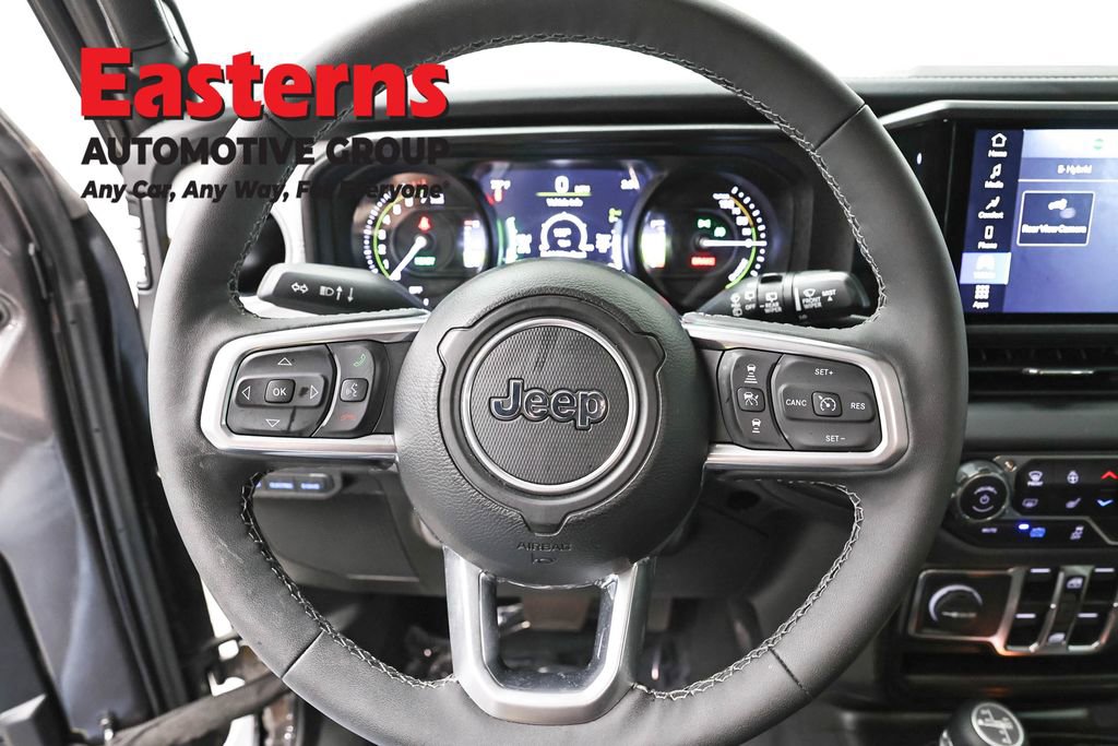 Used 2025 Jeep Wrangler Unlimited Sahara AWD/4WD image 10