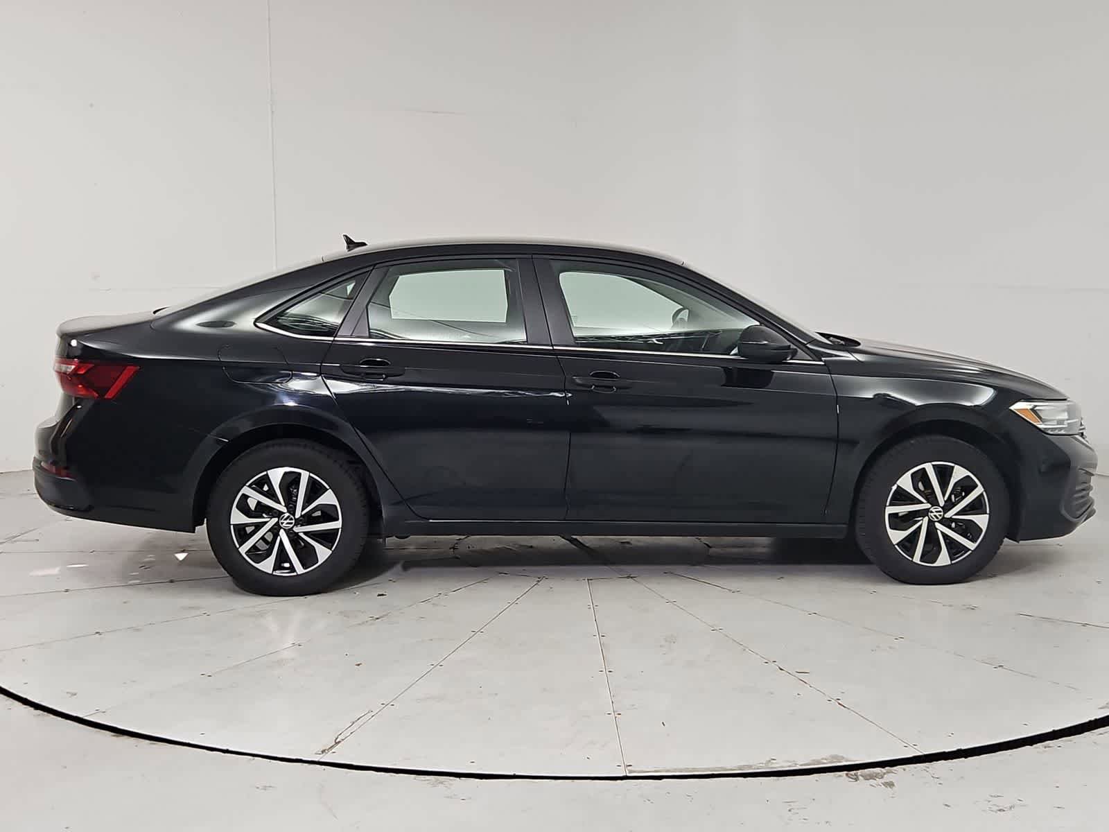 Certified 2024 Volkswagen Jetta S FWD image 7