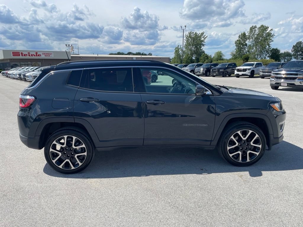 Used 2018 Jeep Compass Limited AWD/4WD image 9